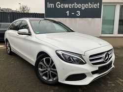 Weiß Gebraucht 2017 Mercedes C250 Avantgarde Limousine | 11.900 € (Superpreis)
