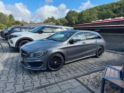 Grau Gebraucht 2016 Mercedes CLA220 Shooting Brake AMG Kombi | 20.500 € (Guter Preis)