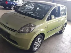 Grün Gebraucht 2005 Daihatsu Sirion Kleinwagen | 1.600 €