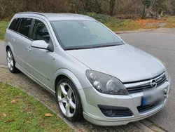 Silber Gebraucht 2006 Opel Astra OPC Kombi | 3.500 €