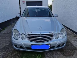 Silber Gebraucht 2007 Mercedes E200 Classic Limousine | 6.800 €