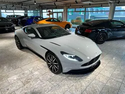 Lightning silver Gebraucht 2018 Aston Martin DB11 Coupé | 104.980 €