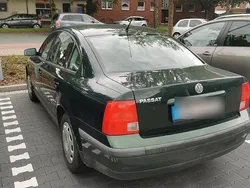 Grün Gebraucht 1997 VW Passat Limousine | 1.200 € (Fairer Preis)