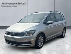 Siber (silber) Gebraucht 2016 VW Touran Comfortline Van / Kleinbus | 18.490 € (Fairer Preis)