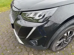Lack onyx schwarz/typ aussenve Gebraucht 2021 Peugeot 2008 Allure SUV | 17.980 € (Etwas zu teuer)