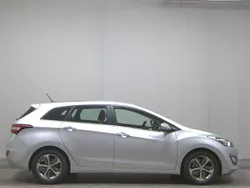 Platinum silver / mic Gebraucht 2015 Hyundai i30 Style Kombi | 4.990 € (Superpreis)