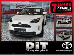Schneeweiß Neu 2025 Toyota Yaris Cross Business Edition SUV | 23.790 € (Superpreis)