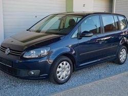 Blau Gebraucht 2014 VW Touran Trendline Van / Kleinbus | 7.799 € (Guter Preis)
