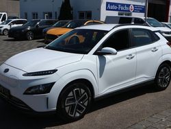 Weiß Gebraucht 2022 Hyundai Kona Select SUV | 22.800 € (Etwas zu teuer)