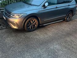 Grau Gebraucht 2022 VW Tiguan Allspace Life SUV | 27.250 € (Guter Preis)