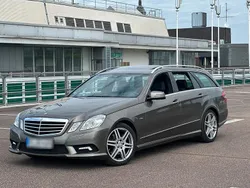 Andere außenfarben Gebraucht 2010 Mercedes E250 AMG line Kombi | 9.500 € (Fairer Preis)