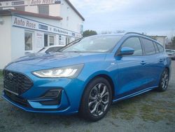 Blau Gebraucht 2024 Ford Focus Limousine | 21.950 € (Guter Preis)
