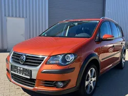 Orange Gebraucht 2009 VW Touran Cross Van / Kleinbus | 4.790 € (Fairer Preis)