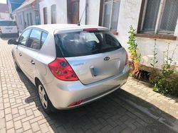 Silber Gebraucht 2008 Kia Ceed Limousine | 1.899 € (Fairer Preis)