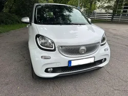Weiß Gebraucht 2016 Smart ForFour Passion Limousine | 11.250 € (Fairer Preis)
