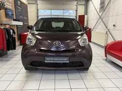 Dunkelamethyst mica metallic Gebraucht 2009 Toyota iQ Basis Kleinwagen | 7.990 €