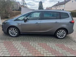 Grau Gebraucht 2017 Opel Zafira Edition Van / Kleinbus | 9.700 € (Superpreis)