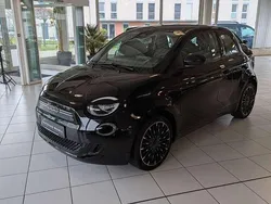 Colore esterno (onyx schwarz) Gebraucht 2022 Fiat 500e Icon Kleinwagen | 16.990 € (Guter Preis)