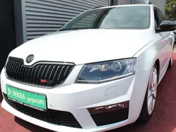 Moonweiss metallic (metallic) Gebraucht 2016 Skoda Octavia RS Kombi | 19.979 € (Etwas zu teuer)