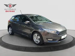 Grau Gebraucht 2016 Ford Focus Business Edition Limousine | 9.990 € (Etwas zu teuer)