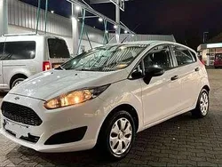 Weiß Gebraucht 2016 Ford Fiesta Kleinwagen | 5.800 € (Fairer Preis)