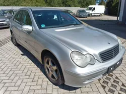 Grau Gebraucht 2001 Mercedes C200 Avantgarde Limousine | 950 € (Superpreis)
