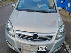 Silber Gebraucht 2009 Opel Zafira Edition Van / Kleinbus | 7.400 € (Teuer)
