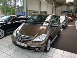 Braun Gebraucht 2010 Mercedes A160 Elegance Limousine | 11.800 € (Teuer)