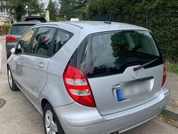 Silber Gebraucht 2006 Mercedes 200 Kleinwagen | 2.999 €