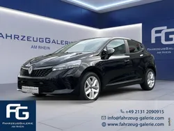 Sternenschwarz Gebraucht 2024 Renault Clio V Evolution Limousine | 19.450 € (Fairer Preis)