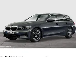 Grau Gebraucht 2022 BMW 330 Sport Line Kombi | 37.970 € (Fairer Preis)