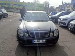 Schwarz Gebraucht 2003 Mercedes E270 Classic Limousine | 6.000 € (Fairer Preis)