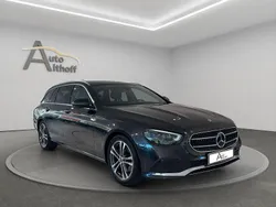 Grau Gebraucht 2021 Mercedes E220 Avantgarde Limousine | 33.999 € (Guter Preis)