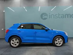 Blau Gebraucht 2023 Audi Q2 S-Line SUV | 33.549 € (Etwas zu teuer)