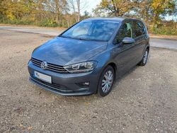 Grau Gebraucht 2017 VW Golf Sportsvan Sound Van / Kleinbus | 17.400 € (Fairer Preis)