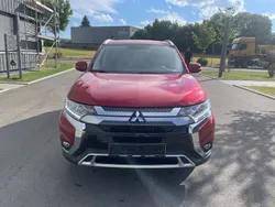 Rot Gebraucht 2019 Mitsubishi Outlander Diamant Edition SUV | 21.999 € (Etwas zu teuer)