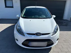 Weiß Gebraucht 2011 Ford Fiesta Kleinwagen | 3.800 € (Fairer Preis)