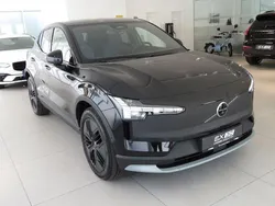 Schwarz Neu 2025 Volvo EX30 CC Performance SUV | 51.770 €