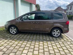 Braun Gebraucht 2012 VW Sharan Match Van / Kleinbus | 7.400 € (Fairer Preis)