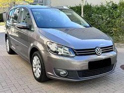 Grau Gebraucht 2010 VW Touran Highline Van / Kleinbus | 7.499 € (Guter Preis)
