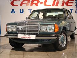 Blau Gebraucht 1979 Mercedes 230 Limousine | 19.777 €