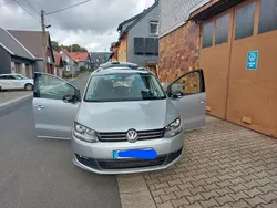 Silber Gebraucht 2016 VW Sharan Comfortline Van / Kleinbus | 14.500 € (Fairer Preis)