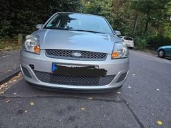 Silber Gebraucht 2008 Ford Fiesta Style Kleinwagen | 2.450 € (Fairer Preis)