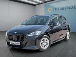 Schwarz Gebraucht 2024 BMW 220 Active Tourer Van / Kleinbus | 35.499 € (Teuer)