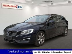 Blau Gebraucht 2015 Volvo V60 Momentum Kombi | 11.999 € (Guter Preis)