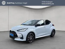 Grau Gebraucht 2024 Toyota Yaris Hybrid Sport Limousine | 26.990 € (Etwas zu teuer)