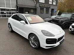 Carraweißmetallic (metallic) Gebraucht 2019 Porsche Cayenne Turbo SUV | 86.980 € (Teuer)
