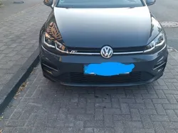 Grau Gebraucht 2019 VW Golf VII Highline Limousine | 16.000 € (Fairer Preis)