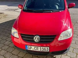 Rot Gebraucht 2009 VW Fox Refresh Kleinwagen | 1.600 € (Guter Preis)