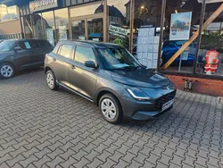 Rot Neu 2025 Suzuki Swift Club Limousine | 19.540 €